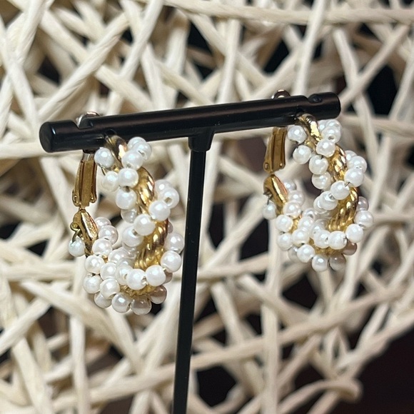 Jewelry - VINTAGE • GOLD & PEARL TWIST HOOP EARRINGS